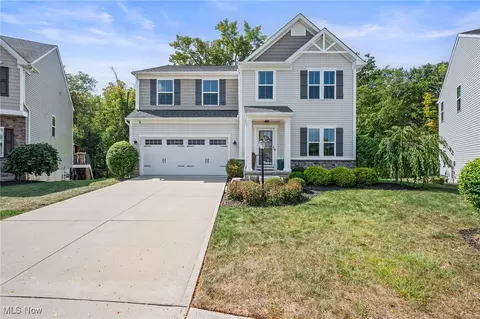 3235 Fallen Brook Ln, Brunswick, OH 44212