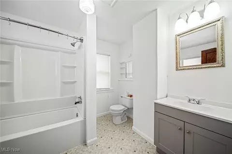 Bath - 977 W Prospect Rd, Ashtabula, OH 44004 photo 1 of 1