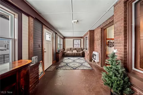 Entry Way - 977 W Prospect Rd, Ashtabula, OH 44004 photo 1 of 7
