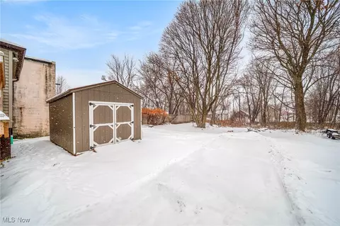 Exterior - 977 W Prospect Rd, Ashtabula, OH 44004 photo 6 of 8