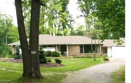 2675 Seifert Lewis Rd, Hubbard, OH 44425