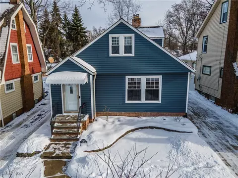 2333 S Taylor Rd, Cleveland Heights, OH 44118