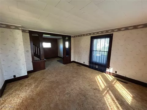 Living - 322 And 318 3rd St, Beverly, OH 45715 photo 3 of 7