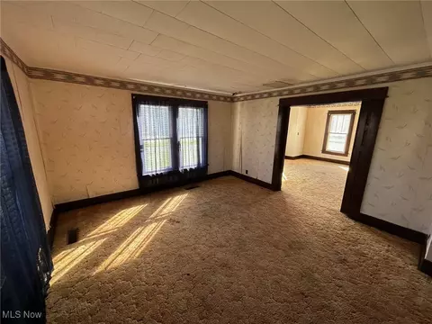Living - 322 And 318 3rd St, Beverly, OH 45715 photo 4 of 7