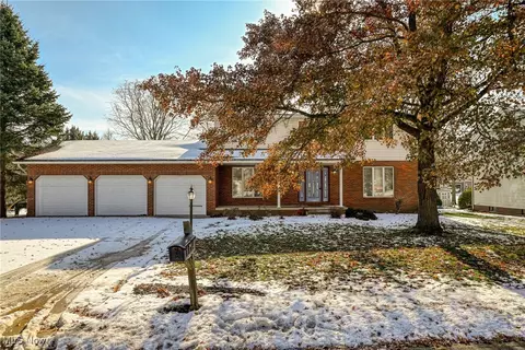 6274 Bayside St NW, Canton, OH 44718