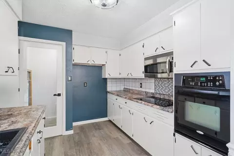 Kitchen - 3485 Brunk Rd, Akron, OH 44312 photo 4 of 4