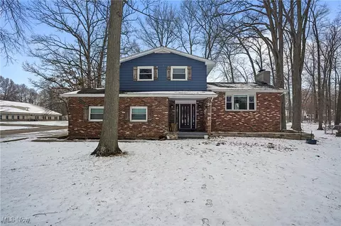 3925 Summit Rd, Ravenna, OH 44266