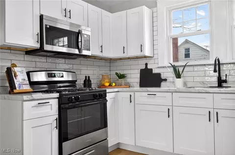 Kitchen - 2250 Eschtruth St, Elyria, OH 44035 photo 3 of 3