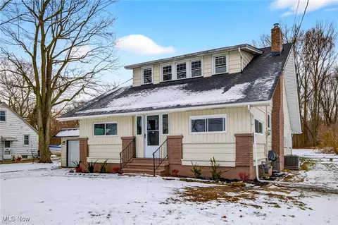 2250 Eschtruth St, Elyria, OH 44035