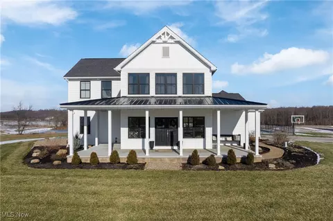 14451 Sousa St, North Lawrence, OH 44666