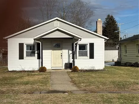 2223 Norwood Blvd, Zanesville, OH 43701