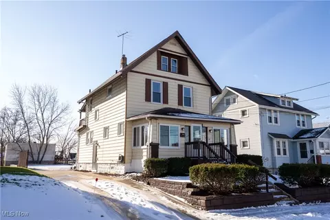 14 E Dartmore Ave, Akron, OH 44301