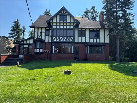 1357 5th Ave, Youngstown, OH 44504