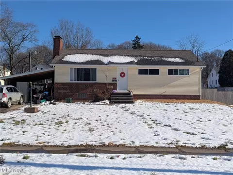 607 King St, Ravenna, OH 44266