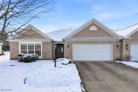 3605 Elmhurst Cir, Uniontown, OH 44685