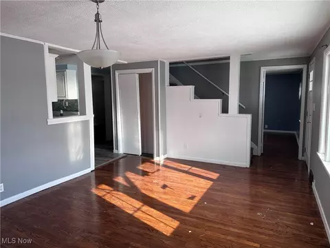 Living - 2117 W 19th St, Ashtabula, OH 44004 photo 9 of 9