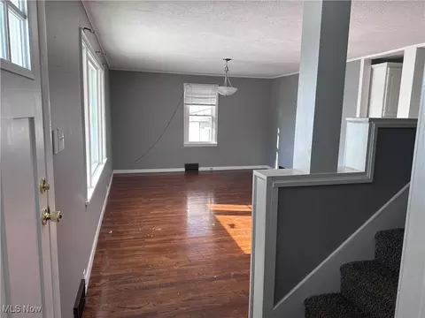 Living - 2117 W 19th St, Ashtabula, OH 44004 photo 8 of 9
