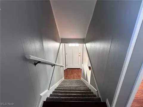 Entry Way - 2117 W 19th St, Ashtabula, OH 44004 photo 1 of 2