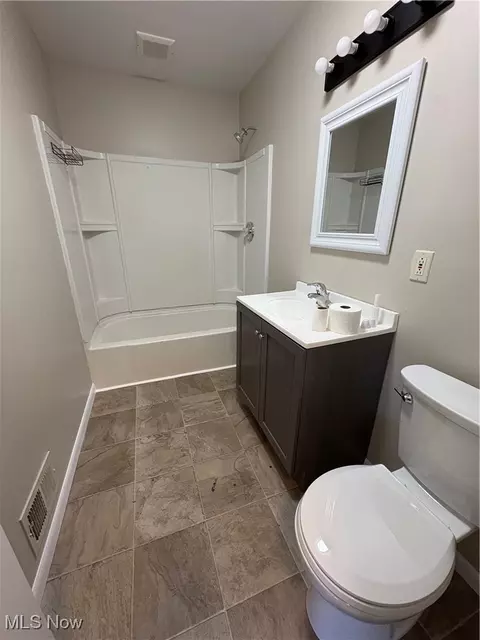 42141 Emerson Ct, Elyria, OH 44035 photo 8
