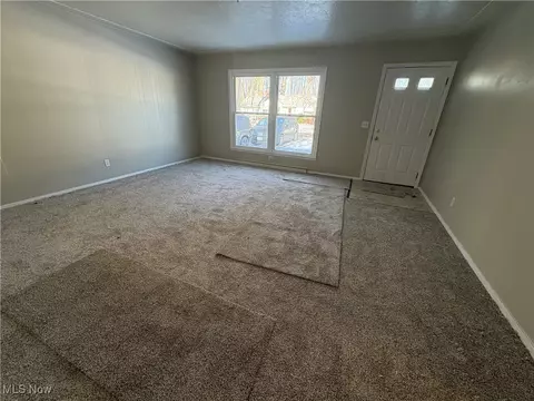 42141 Emerson Ct, Elyria, OH 44035 photo 5