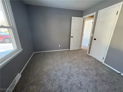 42141 Emerson Ct, Elyria, OH 44035 photo 13