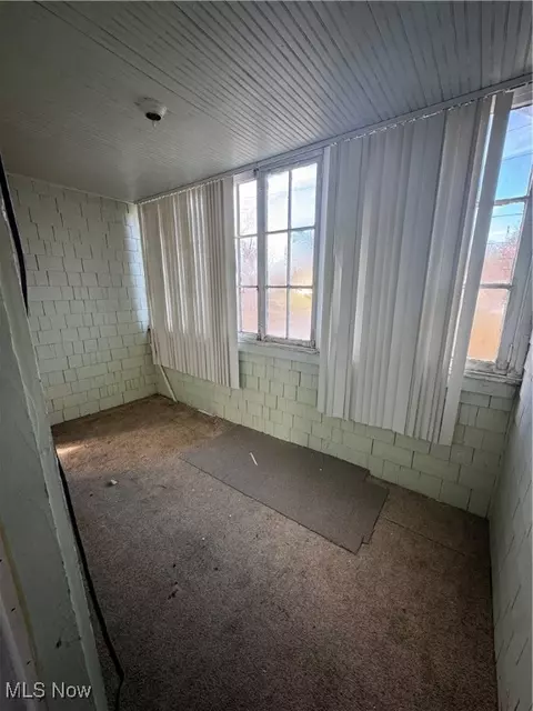Exterior - 1041 Diagonal Rd, Akron, OH 44320 photo 3 of 3