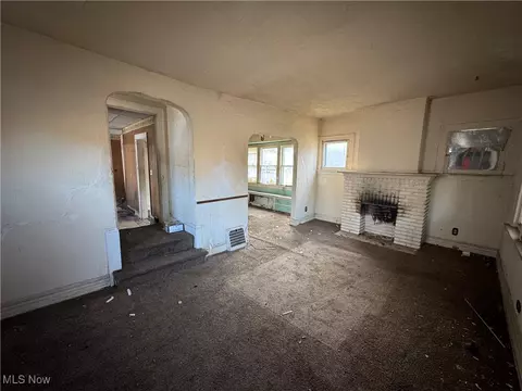Living - 1041 Diagonal Rd, Akron, OH 44320 photo 1 of 3