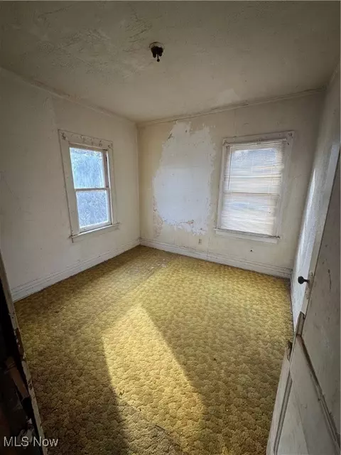 Bedroom - 1041 Diagonal Rd, Akron, OH 44320 photo 1 of 5