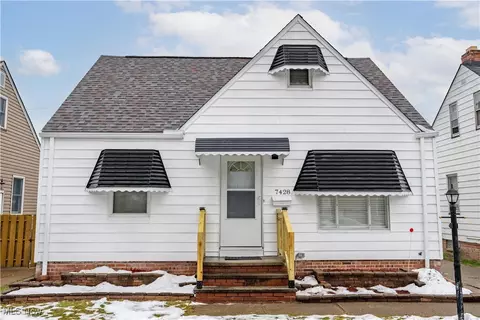 7428 Ira Ave, Brooklyn, OH 44144