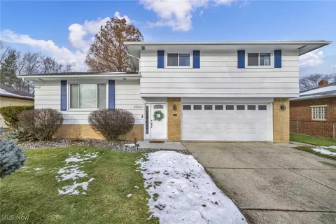 25021 Picone Ln, Bedford Heights, OH 44146