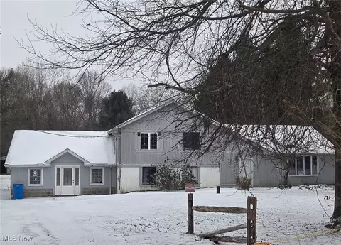 18420 Shaw Rd, Chagrin Falls, OH 44023