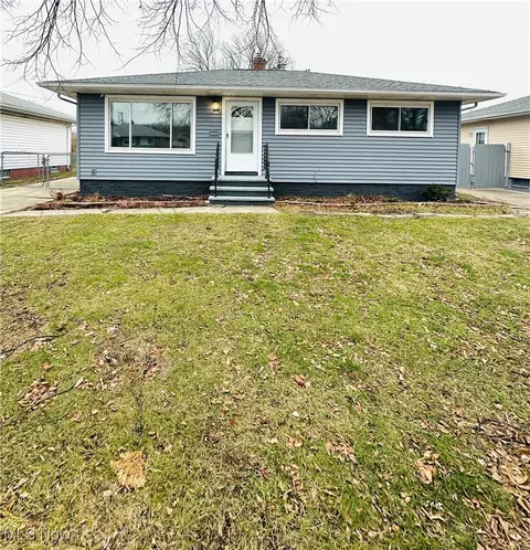18023 Fairway Dr, Cleveland, OH 44135