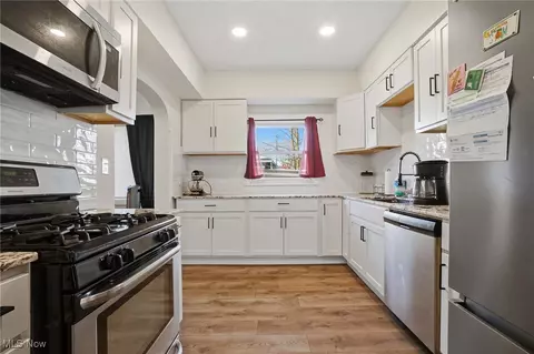 Kitchen - 178 Marshall St, Conneaut, OH 44030 photo 2 of 3