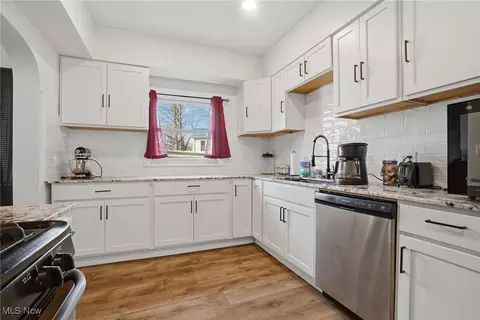Kitchen - 178 Marshall St, Conneaut, OH 44030 photo 1 of 3