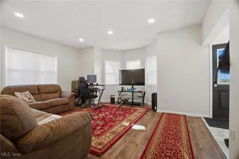 Living - 178 Marshall St, Conneaut, OH 44030 photo 1 of 1