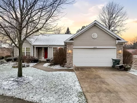 16808 Newport Ln, Middleburg Heights, OH 44130