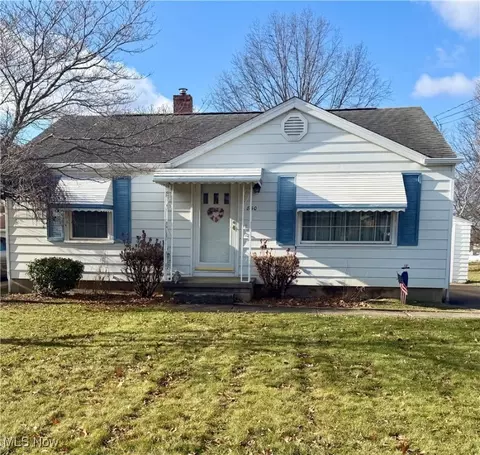 830 Lincoln Ave, Girard, OH 44420