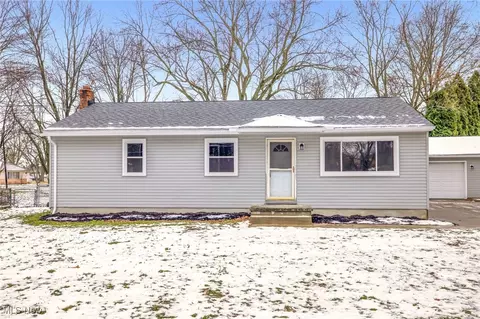 3930 Wadsworth Rd, Barberton, OH 44203