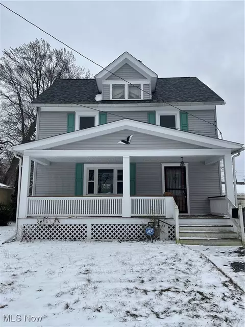 745 Maple Ave, Conneaut, OH 44030