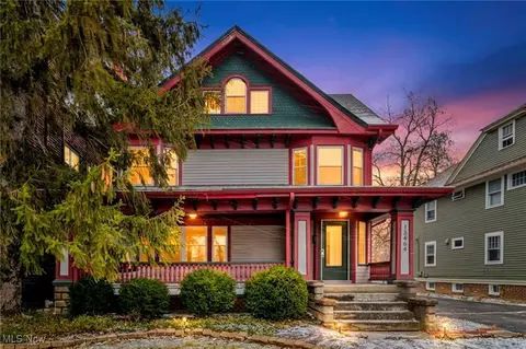 13464 Clifton Blvd, Lakewood, OH 44107