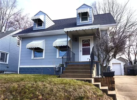 2083 17th St SW, Akron, OH 44314