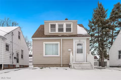 18851 Raymond St, Maple Heights, OH 44137