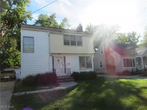 5108 Edenhurst Rd, Lyndhurst, OH 44124
