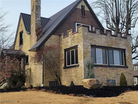 593 Dewey Ave, Cadiz, OH 43907
