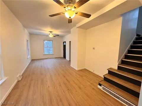 338 17th St, Elyria, OH 44035 photo 8