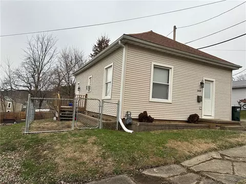 309 Welch St, Dennison, OH 44621 photo 2