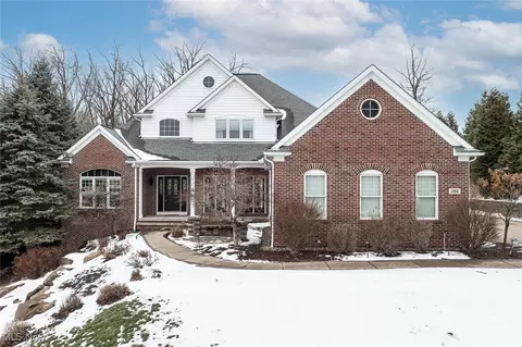 355 Wakefield Run Blvd, Hinckley, OH 44233
