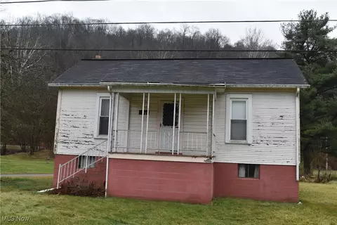 52140 Home St, Saint Clairsville, OH 43950