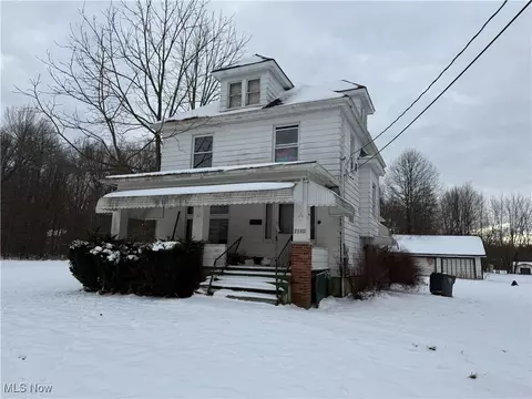 2849 Mcguffey Rd, Youngstown, OH 44505