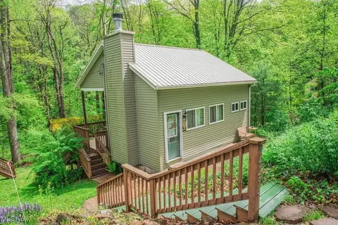 4254 Doral Rd SW, Carrollton, OH 44615